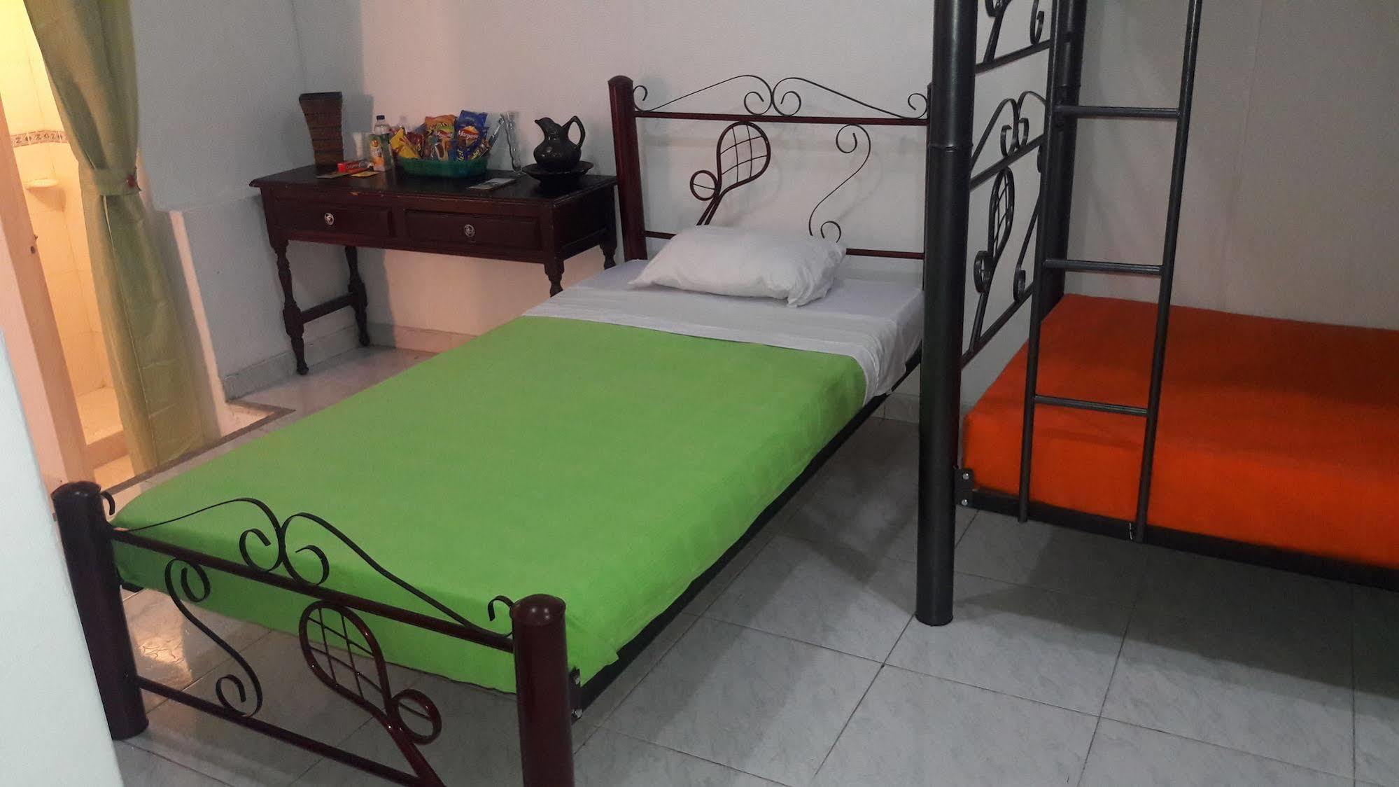 Hostal Deluxe Santander Manizales Esterno foto