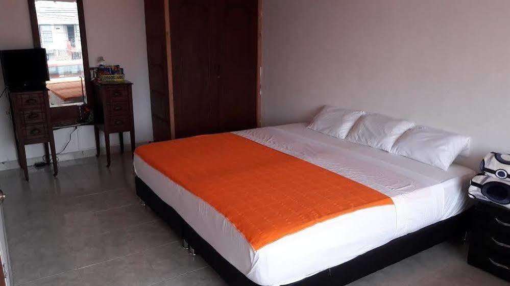 Hostal Deluxe Santander Manizales Esterno foto