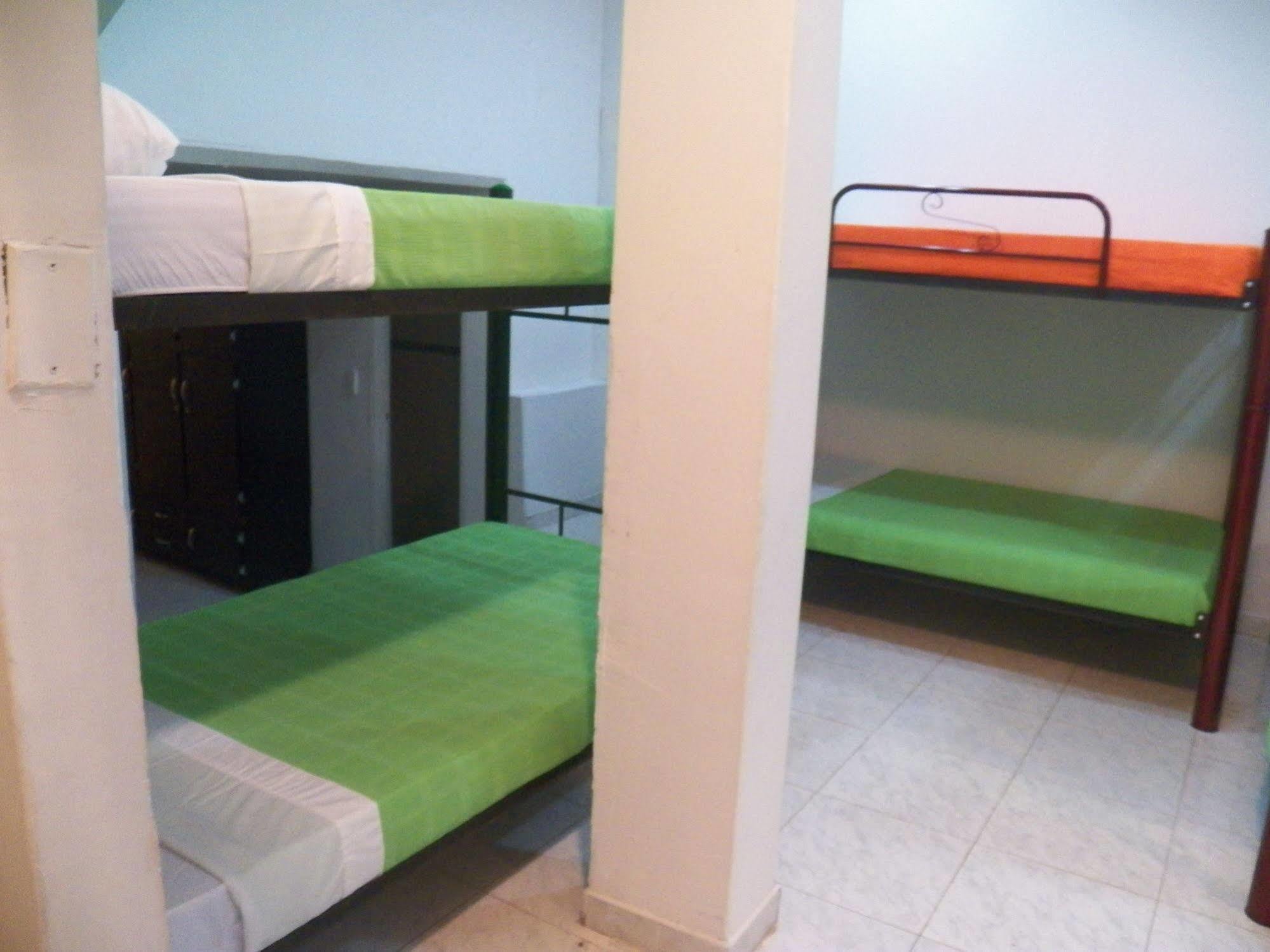 Hostal Deluxe Santander Manizales Esterno foto